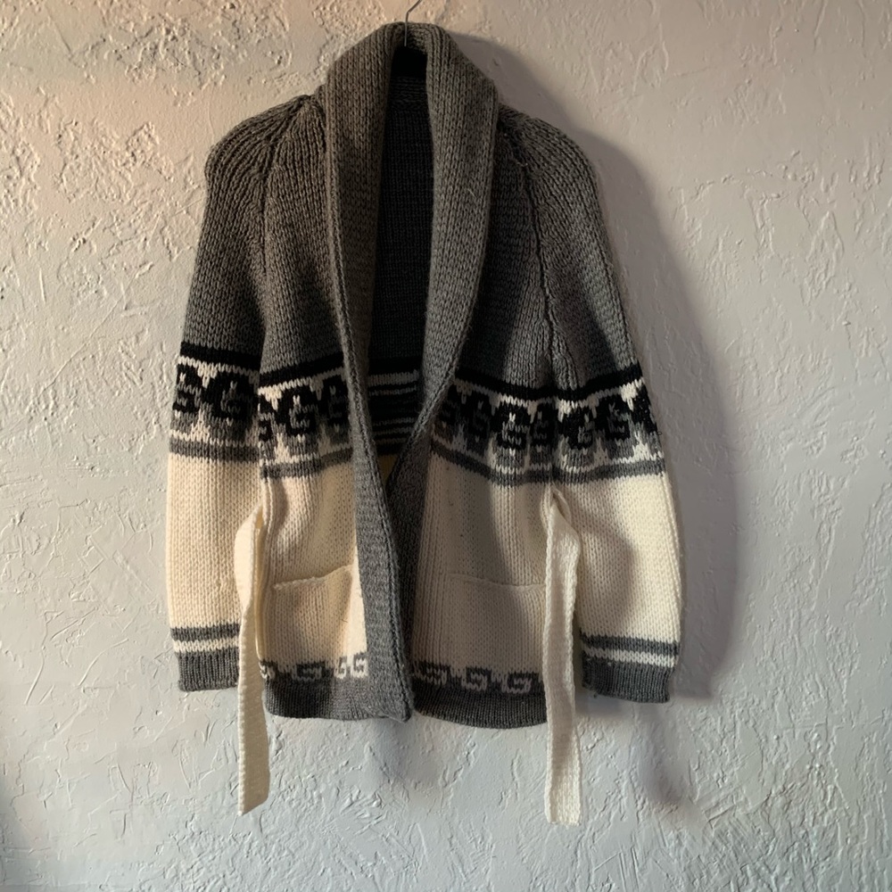 Aztec style sweater • Cardigan • Wrap